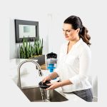 پاک کردن محفظه جارو برقی ایستاده بیسل آبی HELIX 2111E